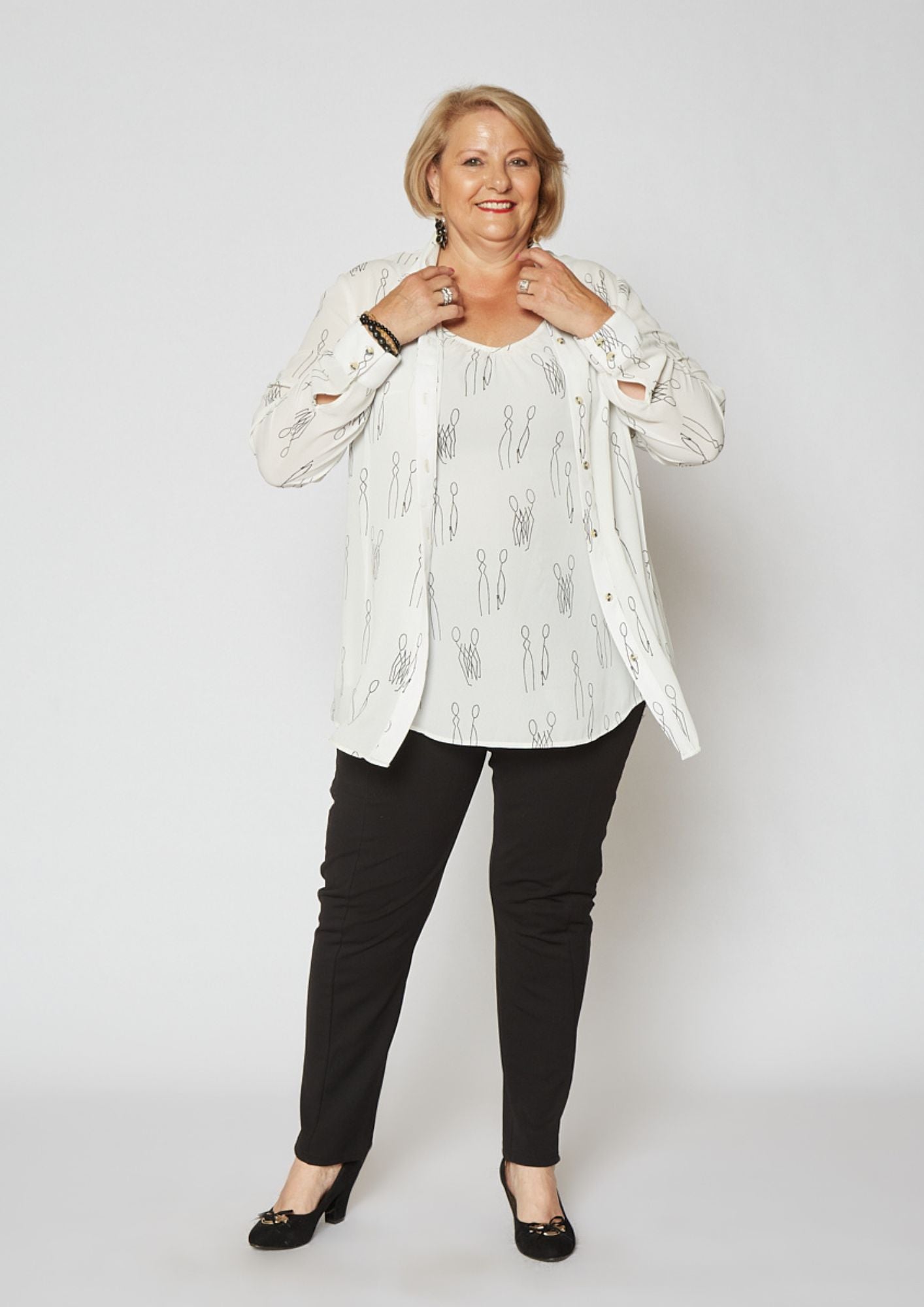 THE LONG SLEEVED BLOUSE