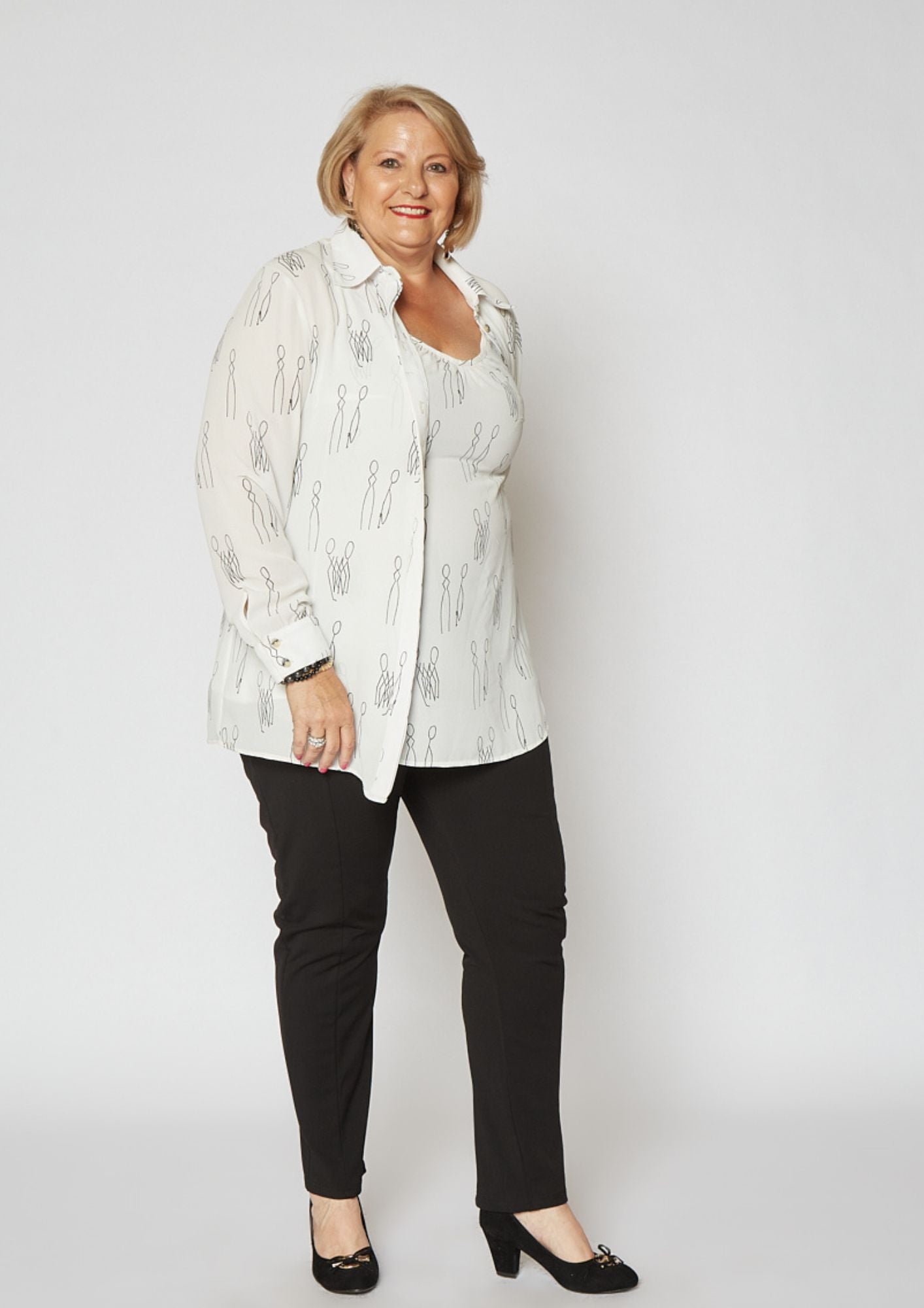 THE LONG SLEEVED BLOUSE